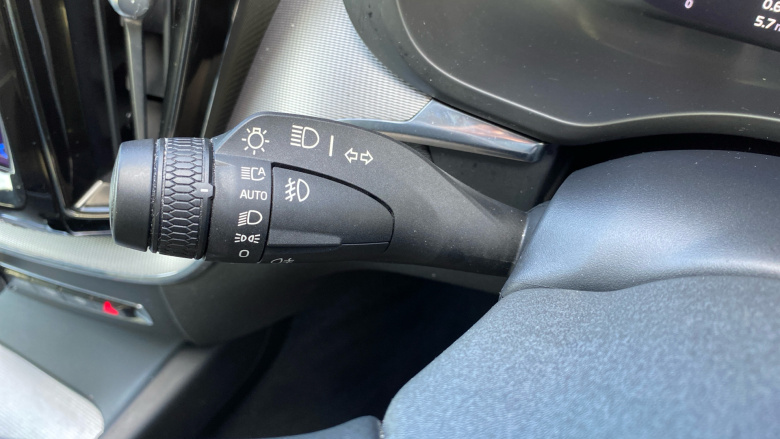 Volvo Xc60 2.0 T6 Recharge PHEV R DESIGN 5dr AWD Auto Estate